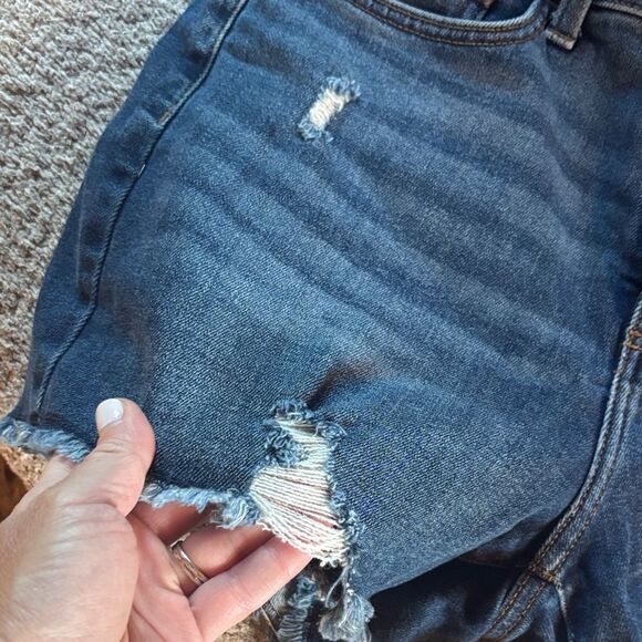 LC Lauren Conrad Distressed Denim Women's Shorts - Picture 4 of 8